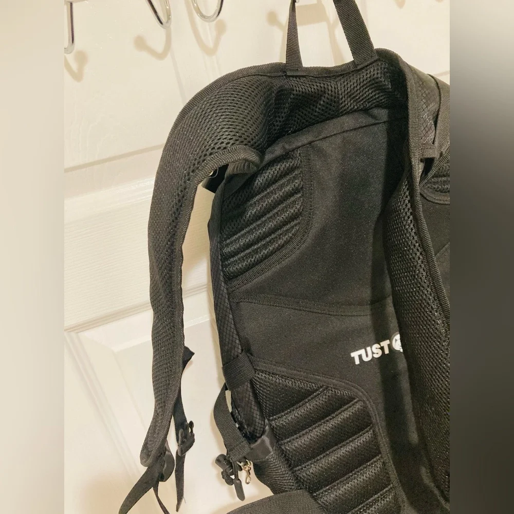 LIKE NEW Tustom Dog Carrier Backpack 🐶‎ 🐕 🎒